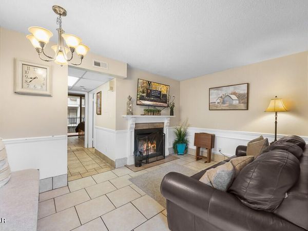 685 River Rd , Gatlinburg, TN 37738