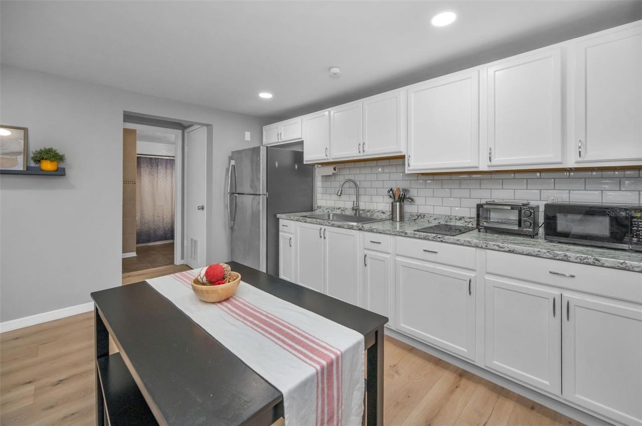 613 Valley Hill Drive, Brandon, FL 33510 Photo