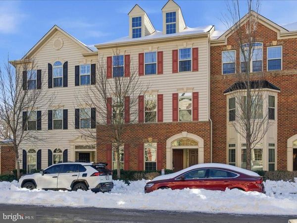 42143 PIEBALD SQUARE, ALDIE, VA 20105