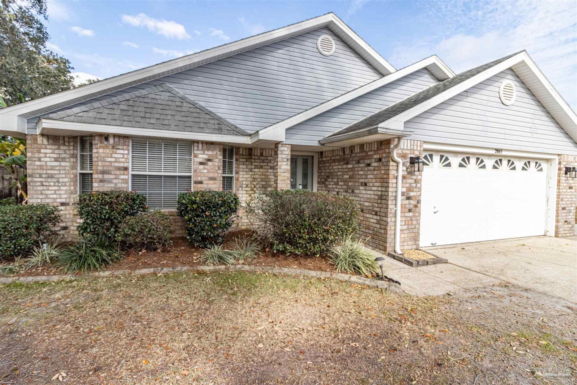 2865 Winners Cir Dr, Navarre, FL 32566 Main Photo