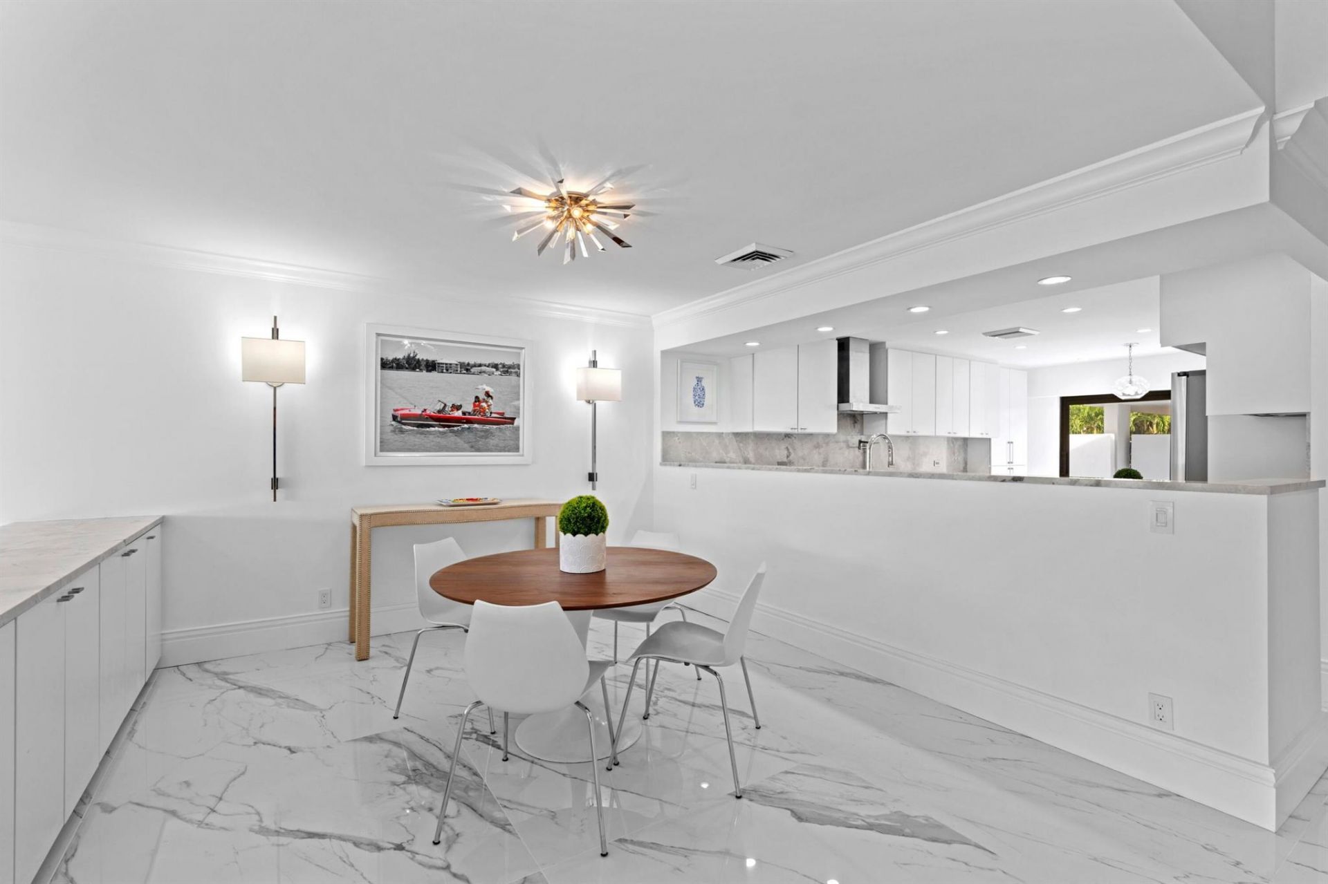 2435 Presidential Way, Unit H, West Palm Beach, FL 33401 Photo