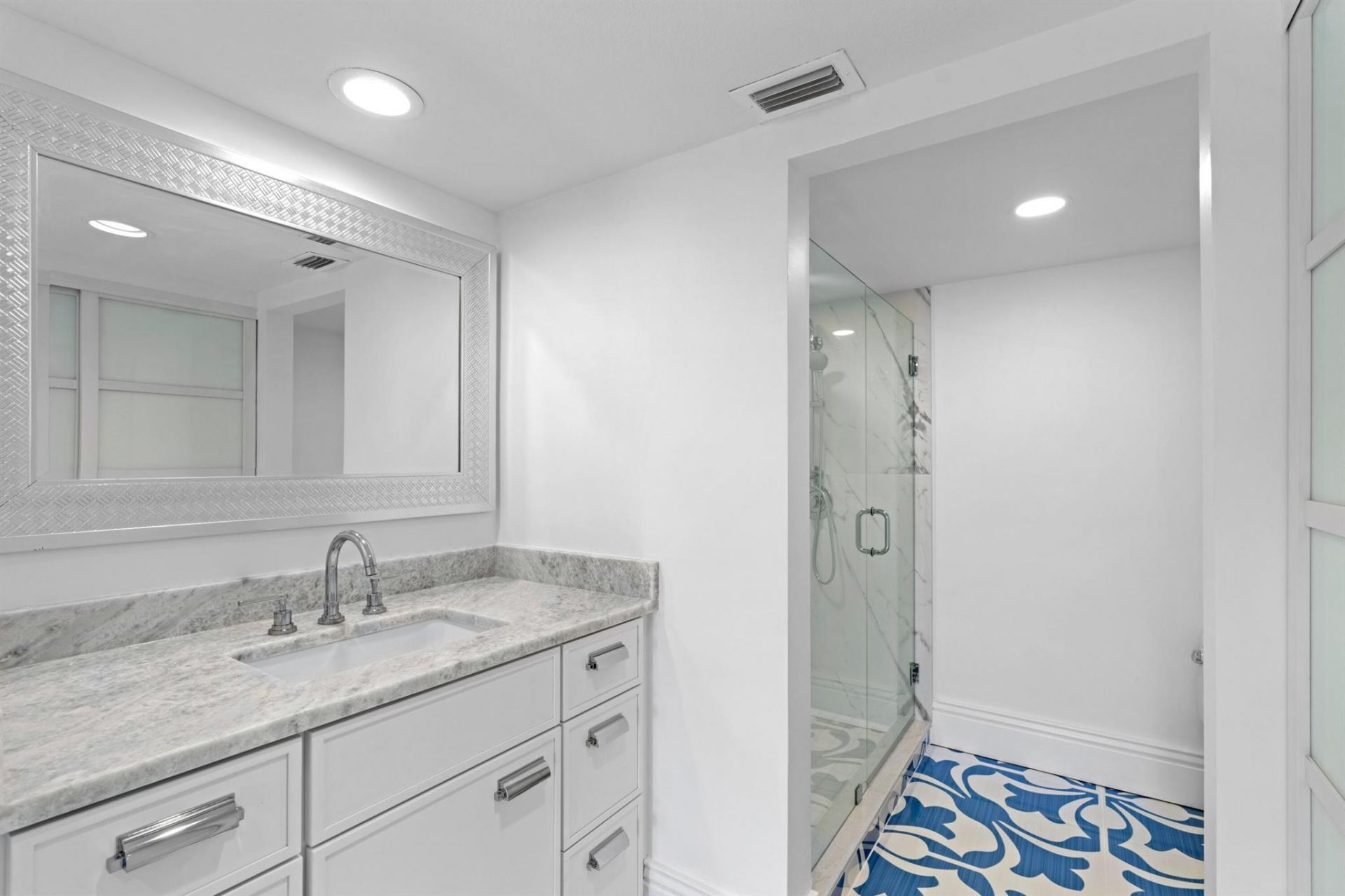 2435 Presidential Way, Unit H, West Palm Beach, FL 33401 Photo