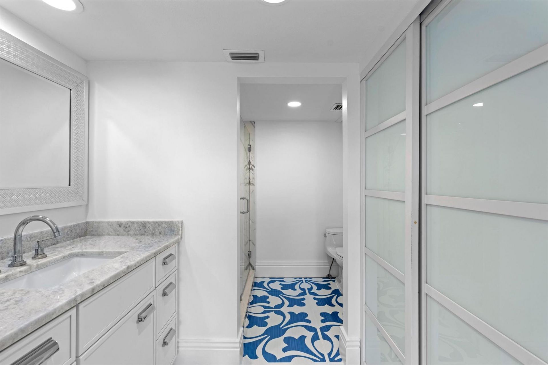 2435 Presidential Way, Unit H, West Palm Beach, FL 33401 Photo