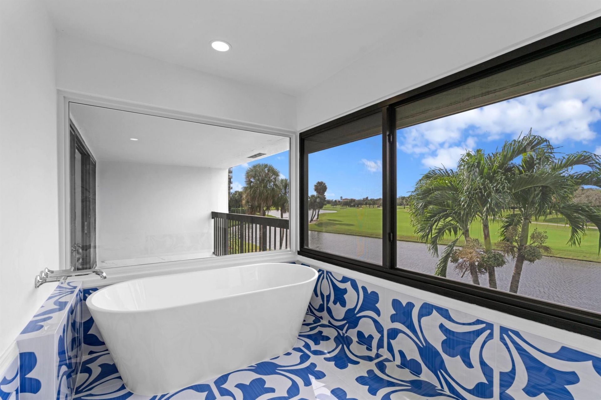 2435 Presidential Way, Unit H, West Palm Beach, FL 33401 Photo