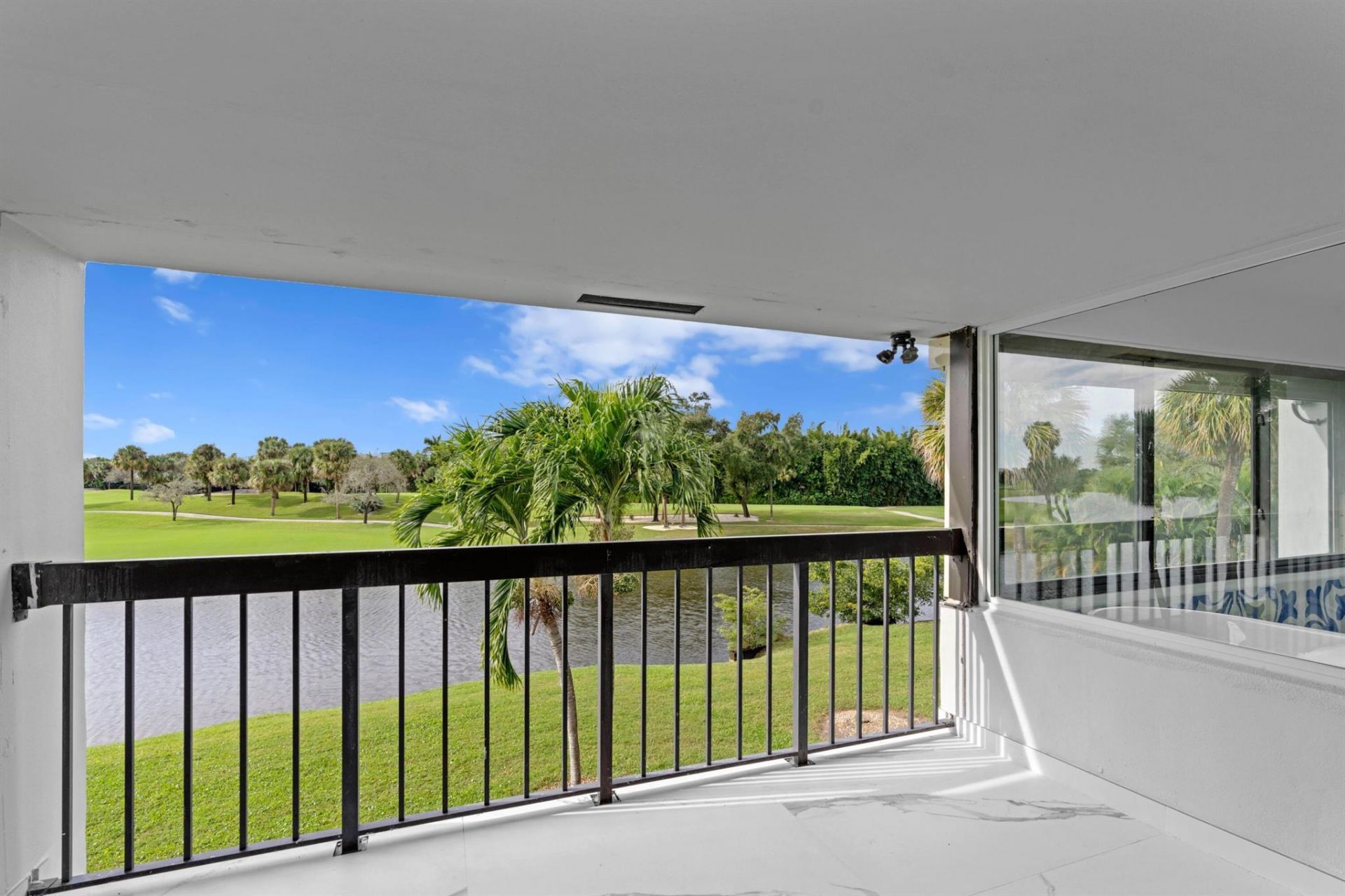 2435 Presidential Way, Unit H, West Palm Beach, FL 33401 Photo