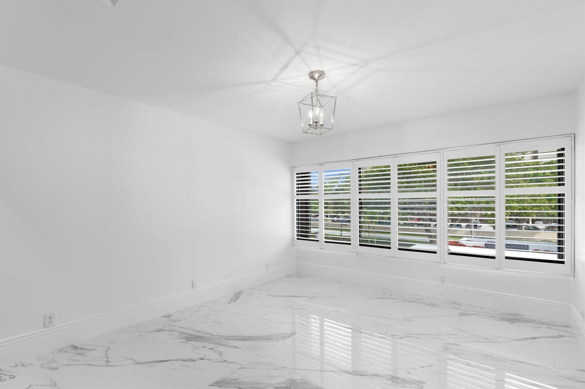 2435 Presidential Way, Unit H, West Palm Beach, FL 33401 Photo