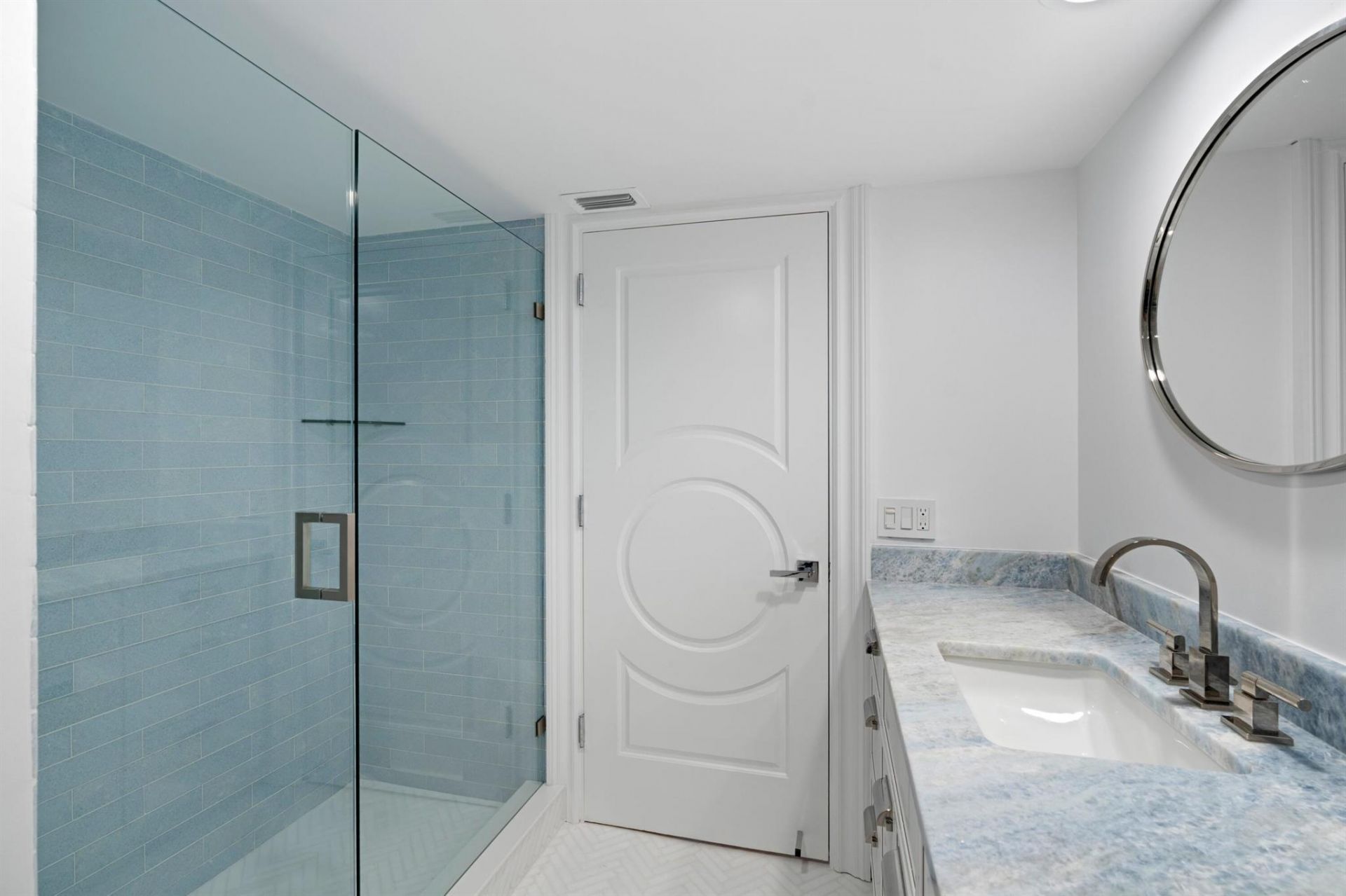 2435 Presidential Way, Unit H, West Palm Beach, FL 33401 Photo