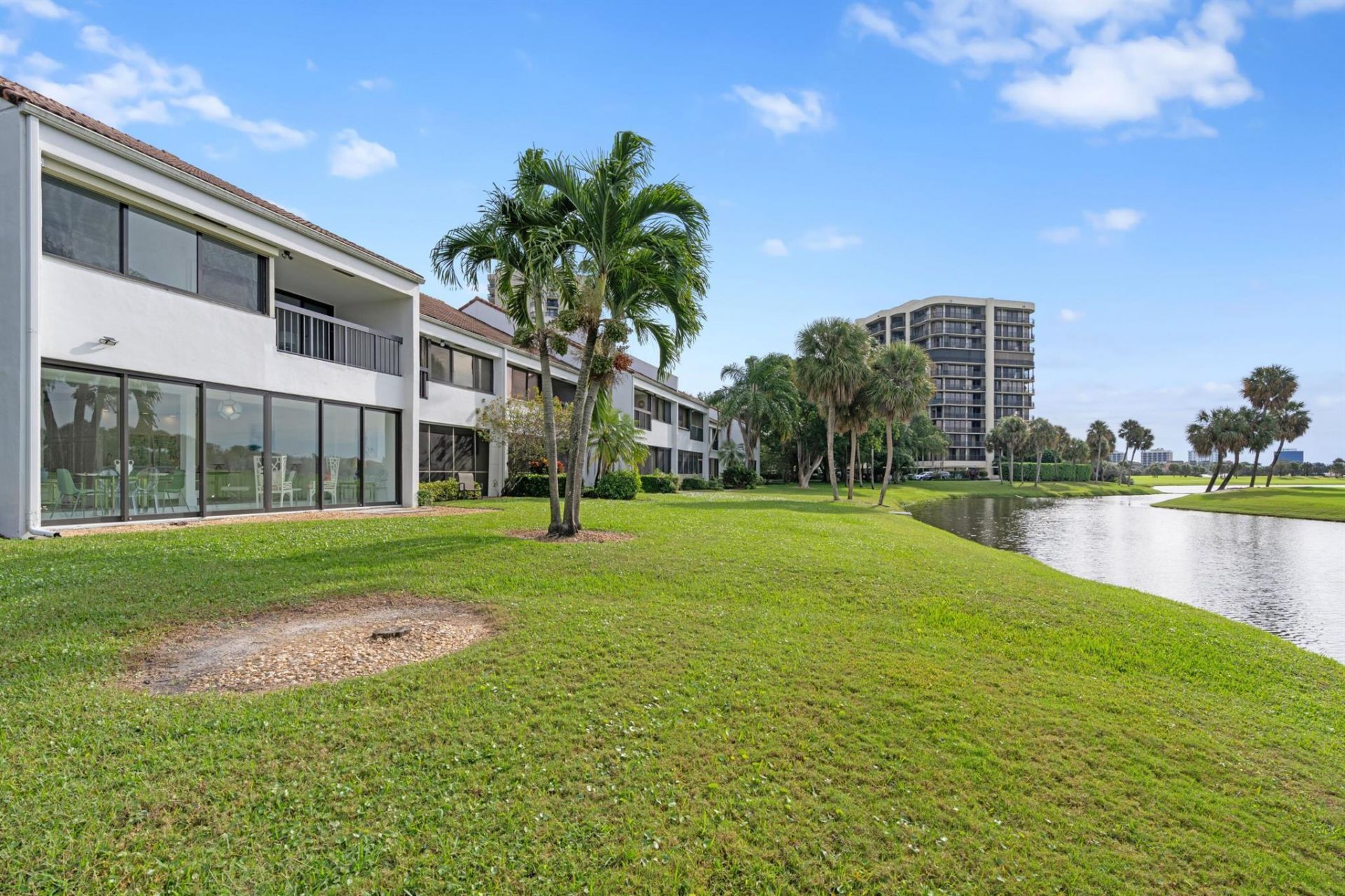 2435 Presidential Way, Unit H, West Palm Beach, FL 33401 Photo