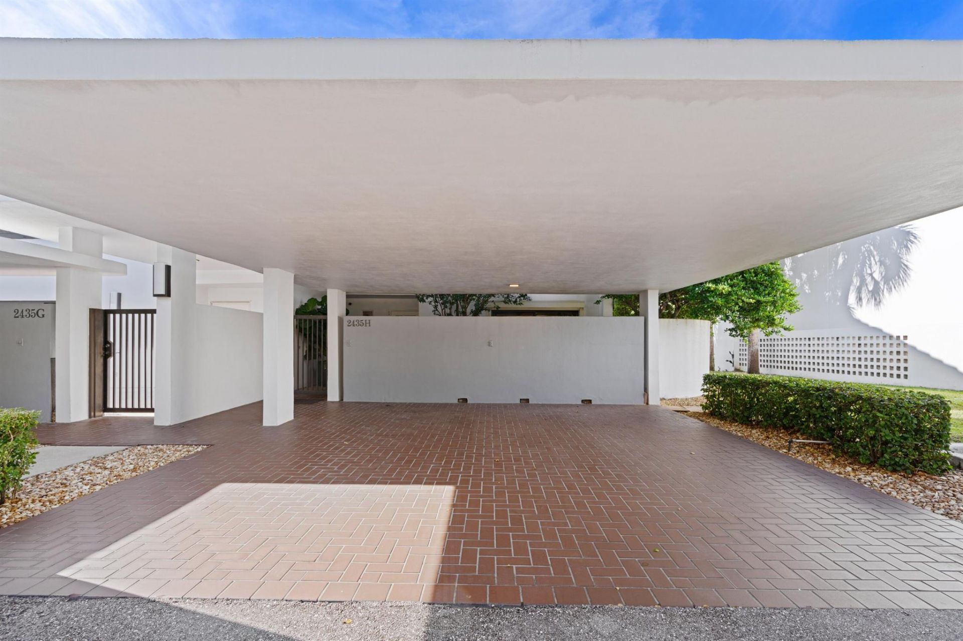 2435 Presidential Way, Unit H, West Palm Beach, FL 33401 Photo