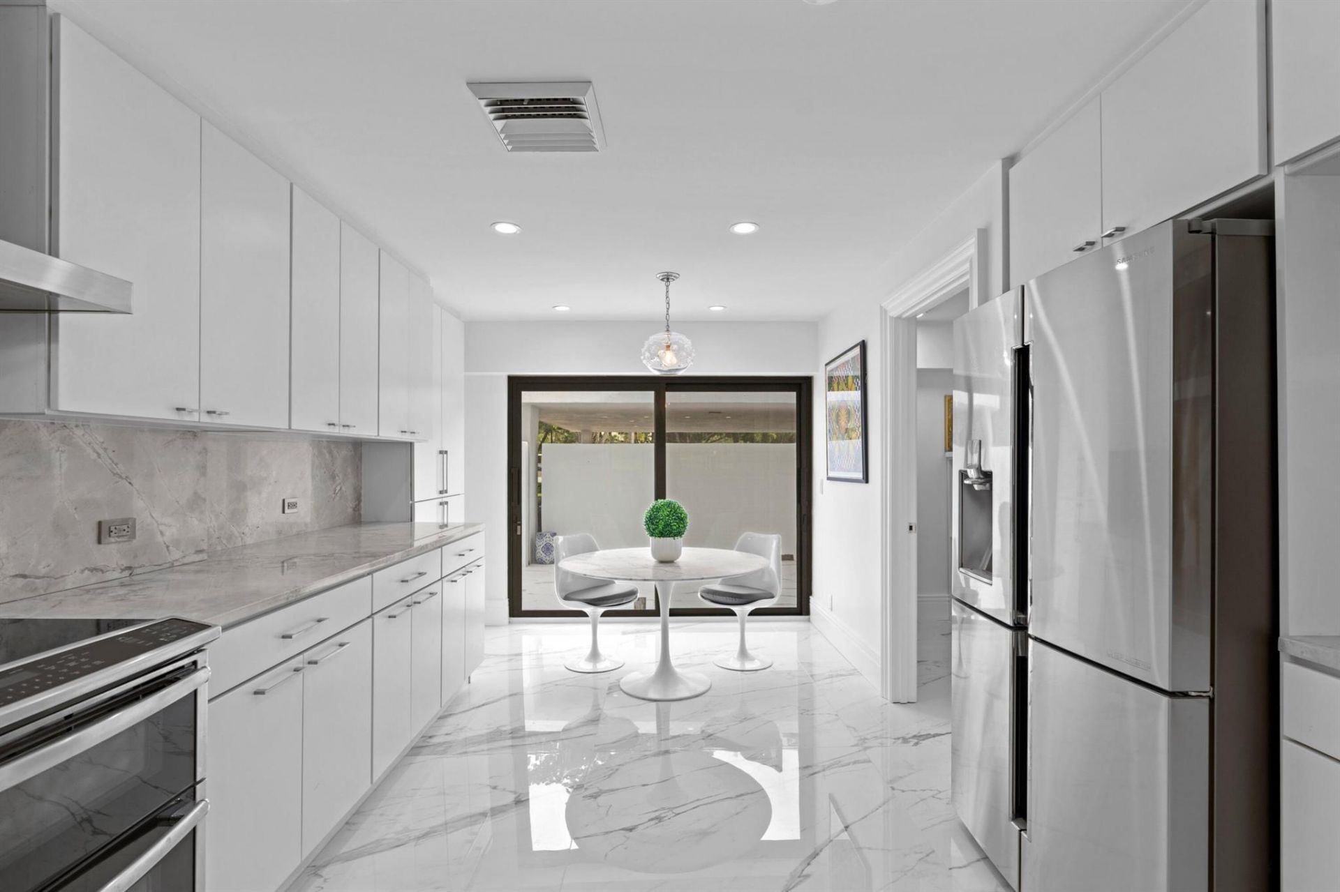 2435 Presidential Way, Unit H, West Palm Beach, FL 33401 Photo