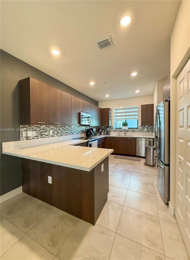 4654 NW 84th Ave, Doral, FL 33166 Photo