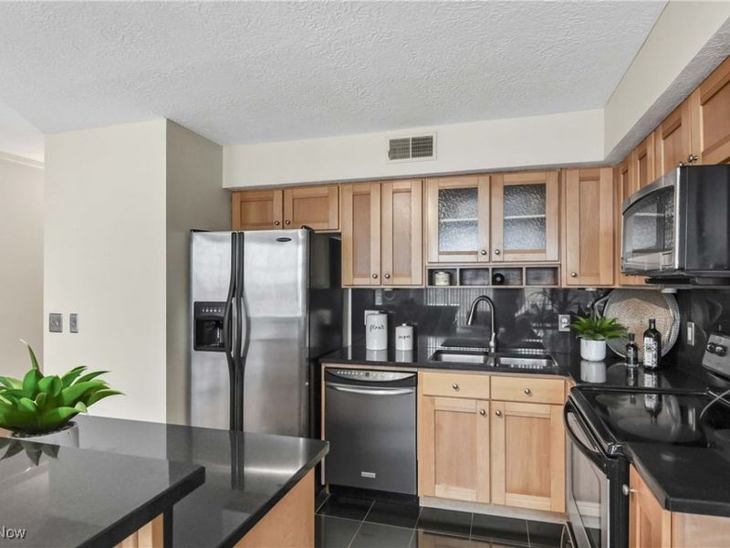 2222 Detroit Avenue, Unit 717, Cleveland, OH 44113 Photo 10