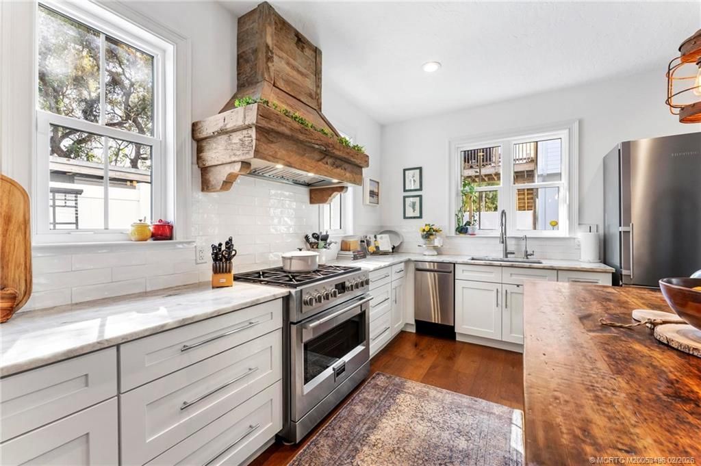 516 SW Camden Avenue, Stuart, FL 34994 Photo