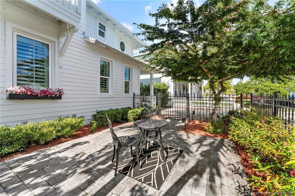 516 SW Camden Avenue, Stuart, FL 34994 Photo