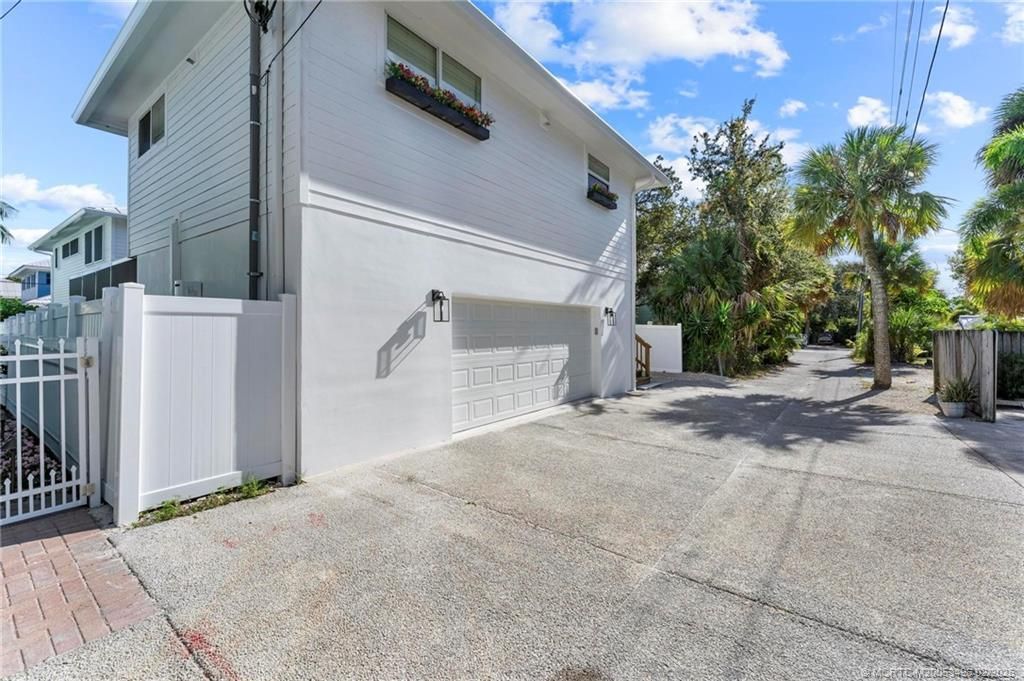 516 SW Camden Avenue, Stuart, FL 34994 Photo