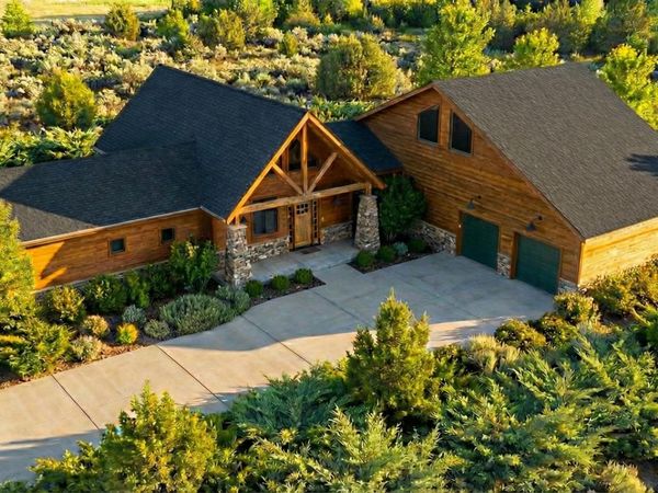 E Old Black Canyon Highway, Groom Creek, AZ 86303