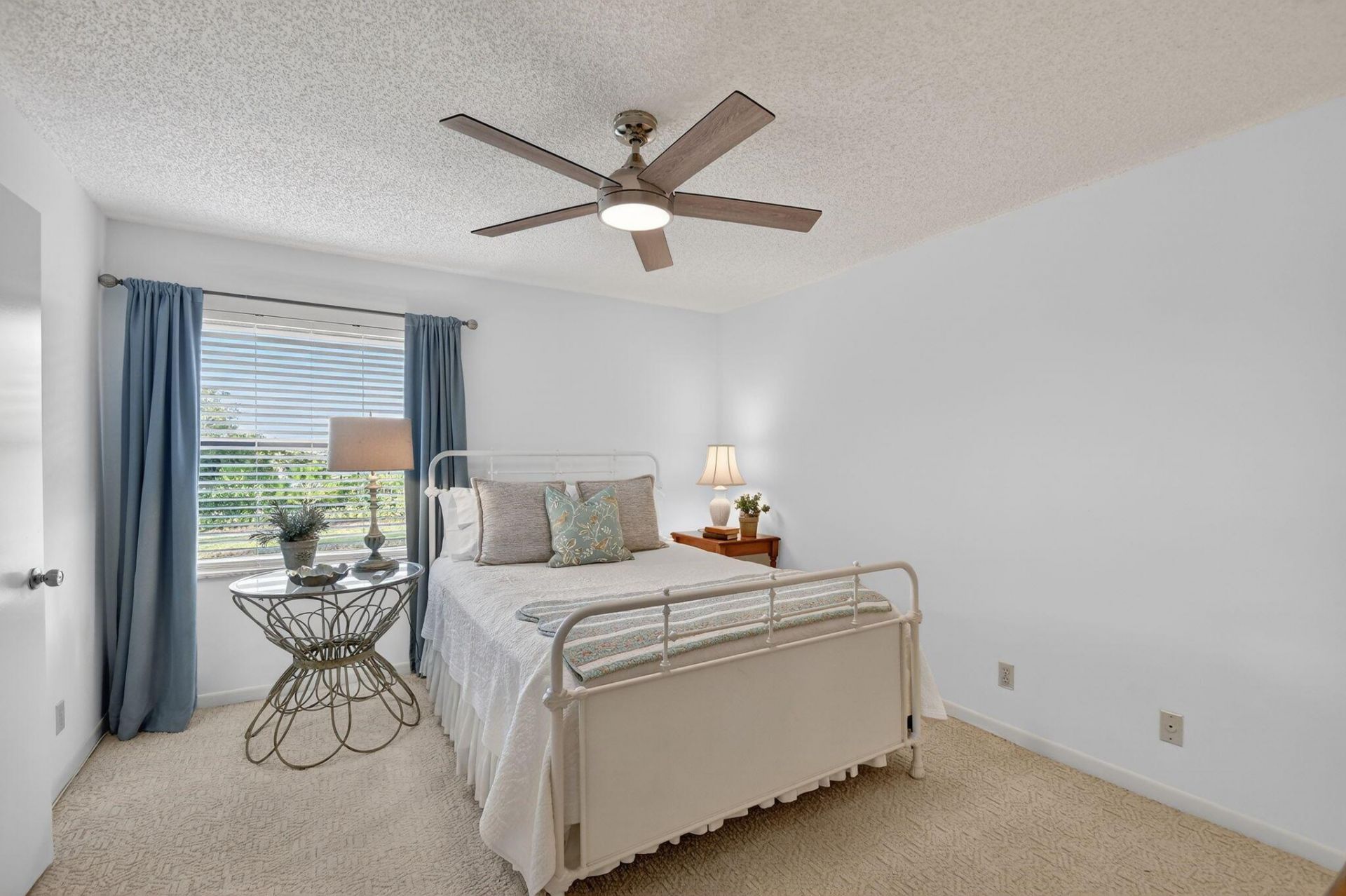 4542 Lucerne Lakes Boulevard E, Unit 202, Lake Worth, FL 33467 Photo