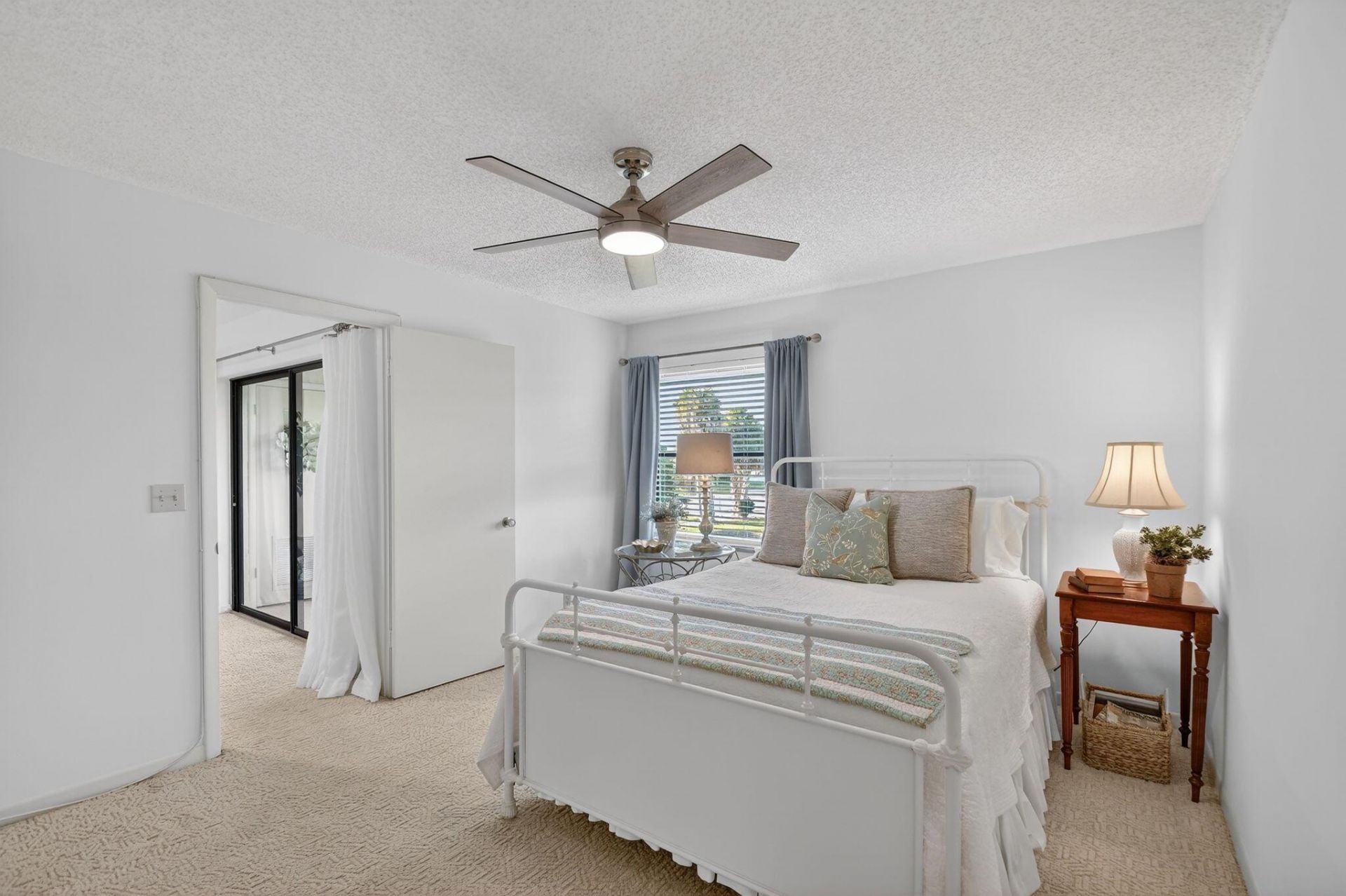 4542 Lucerne Lakes Boulevard E, Unit 202, Lake Worth, FL 33467 Photo