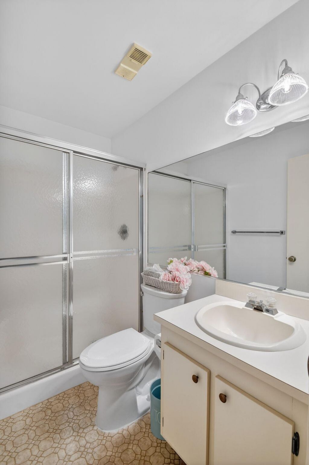 4542 Lucerne Lakes Boulevard E, Unit 202, Lake Worth, FL 33467 Photo