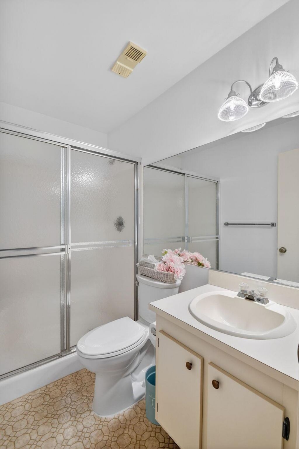 4542 Lucerne Lakes Boulevard E, Unit 202, Lake Worth, FL 33467 Photo