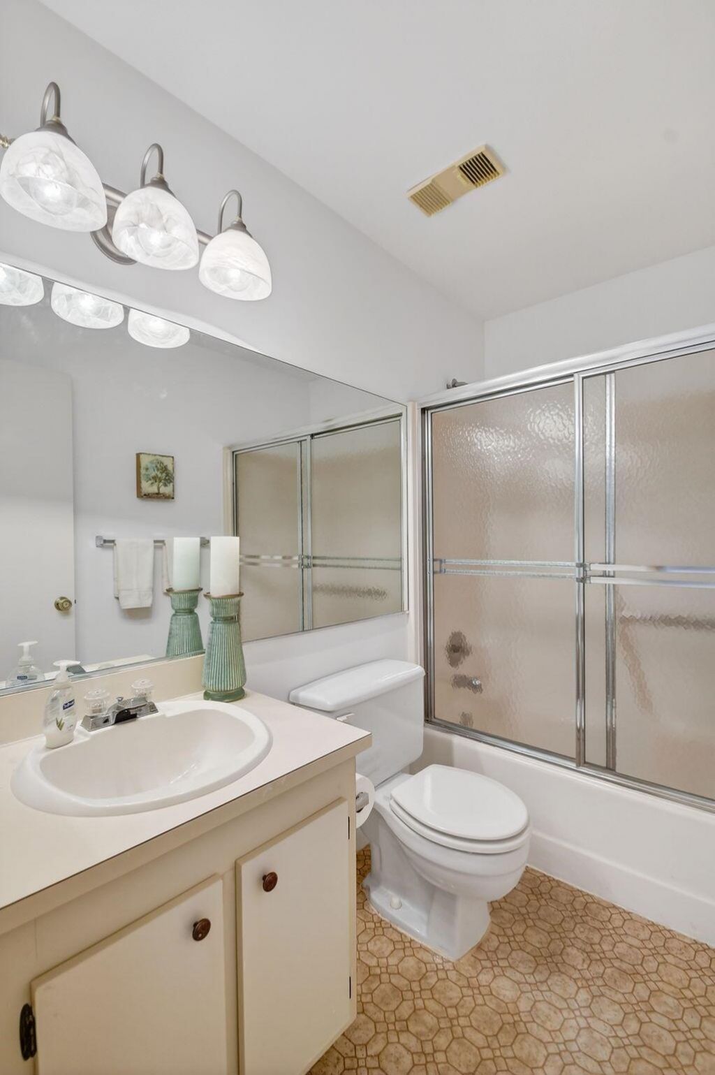 4542 Lucerne Lakes Boulevard E, Unit 202, Lake Worth, FL 33467 Photo