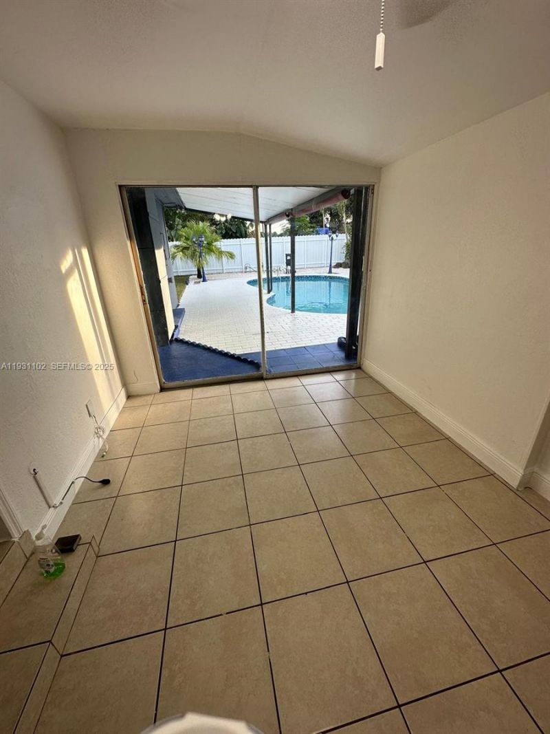 740 NW 178th Ter, Miami Gardens, FL 33169 Photo