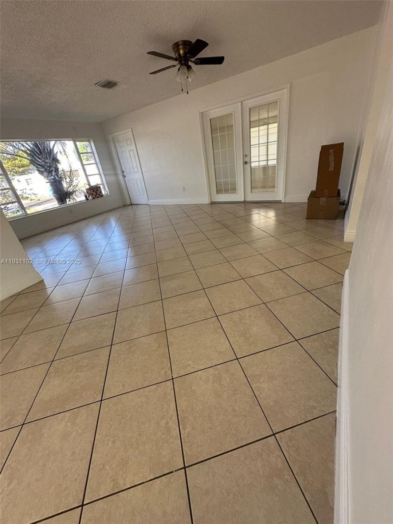 740 NW 178th Ter, Miami Gardens, FL 33169 Photo