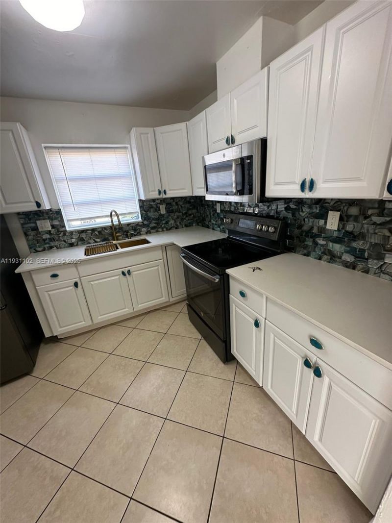 740 NW 178th Ter, Miami Gardens, FL 33169 Photo