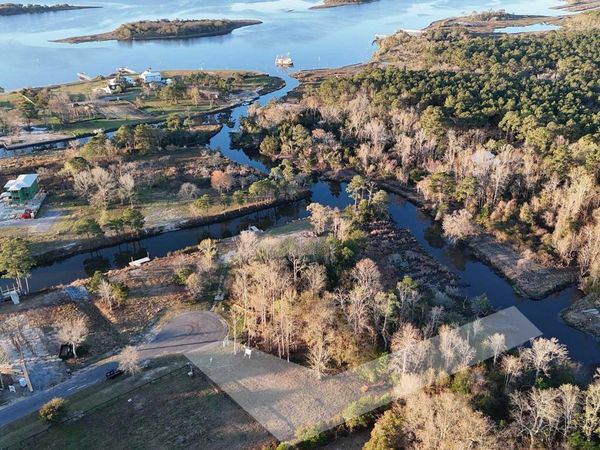 406 Salt Meadow Court, Holly Ridge, NC 28445