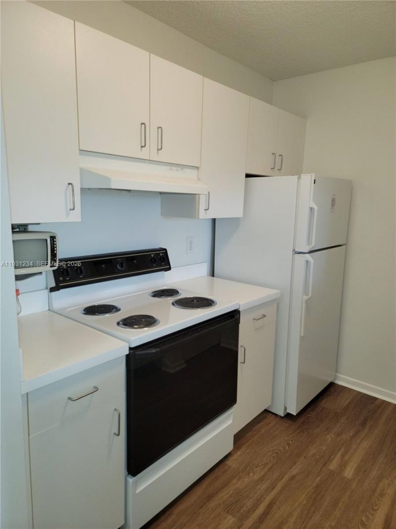 1701 Village Blvd, Unit 205, West Palm Beach, FL 33409 Photo