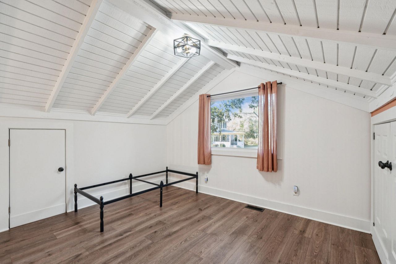 509 W 2nd South Street Photo 103