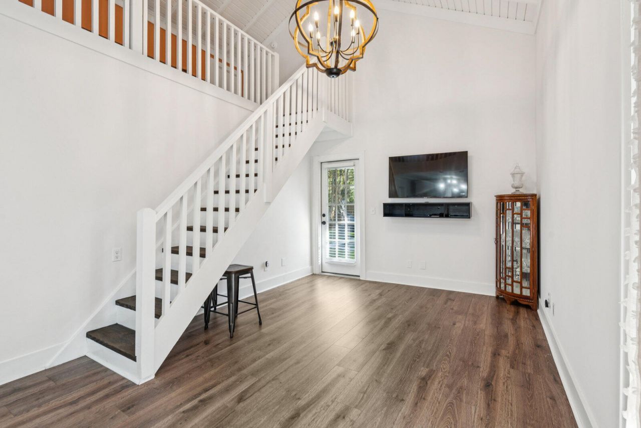 509 W 2nd South Street Photo 89