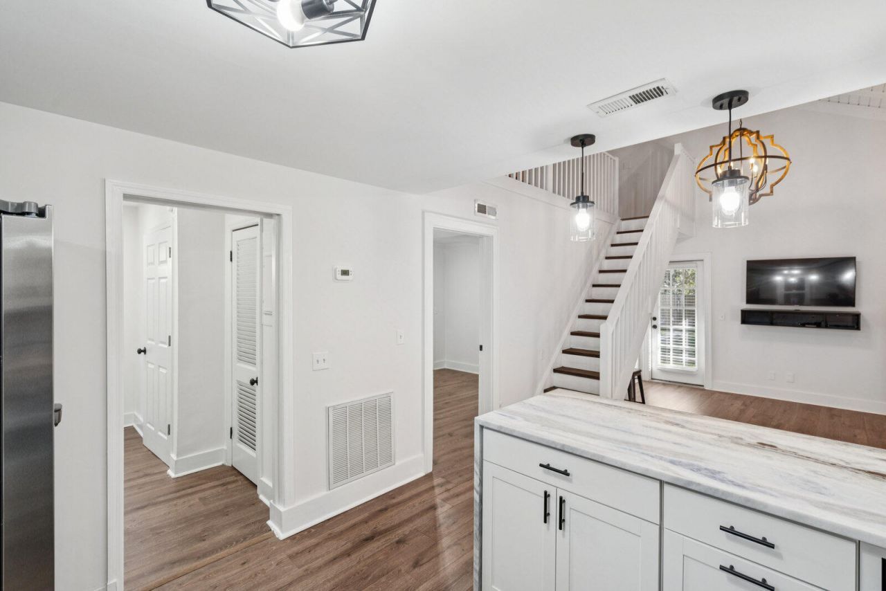 509 W 2nd South Street Photo 95