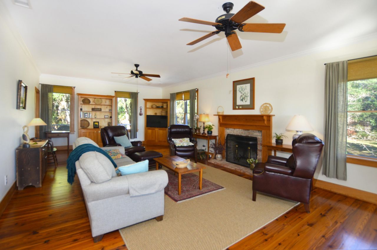 9715 Two Pines Road Photo 17