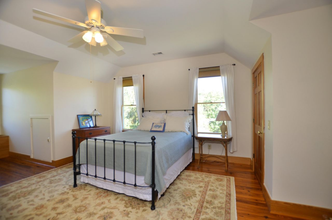 9715 Two Pines Road Photo 33