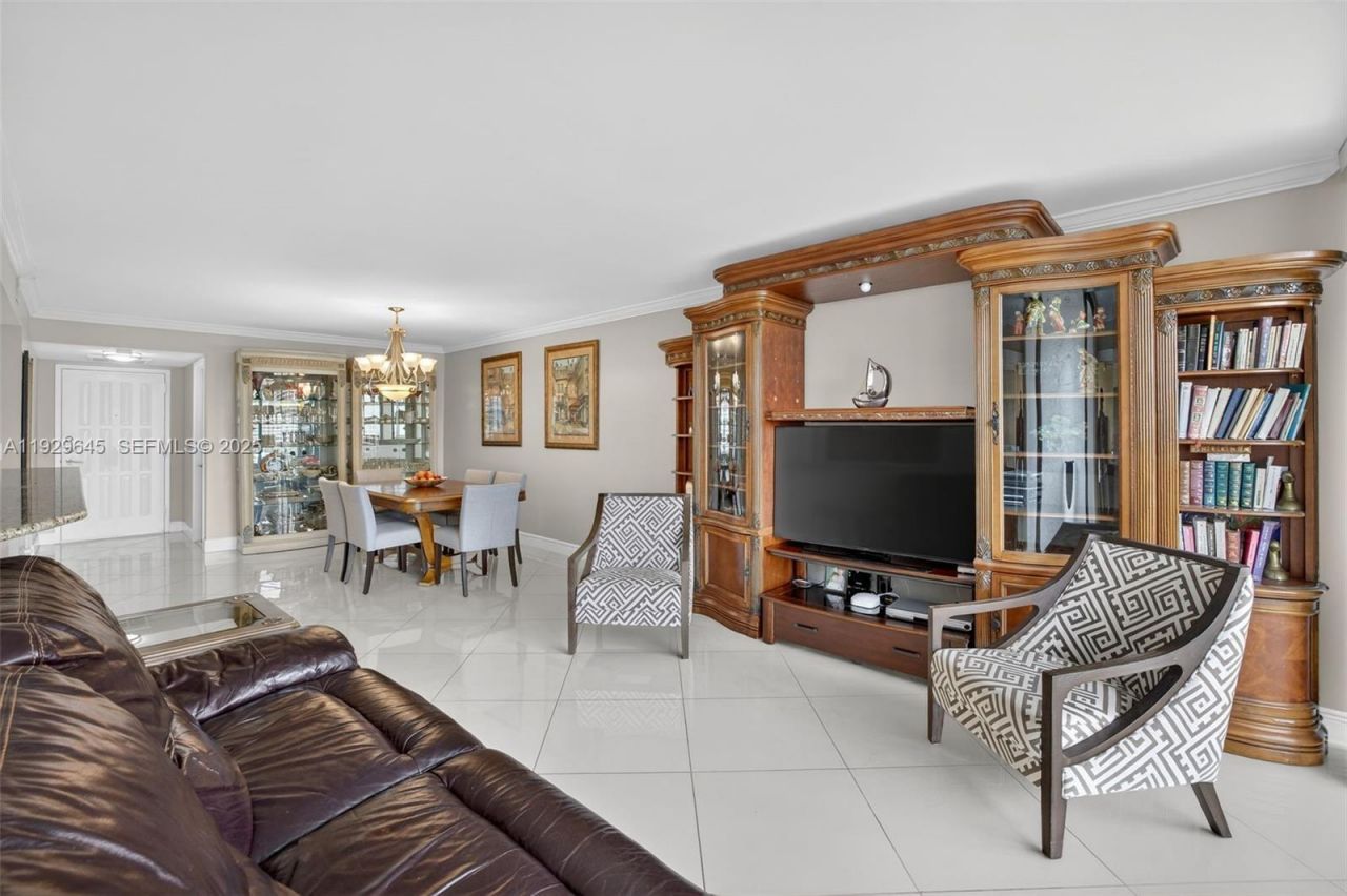 200 Leslie Dr, Unit 707, Hallandale Beach, FL 33009 Photo