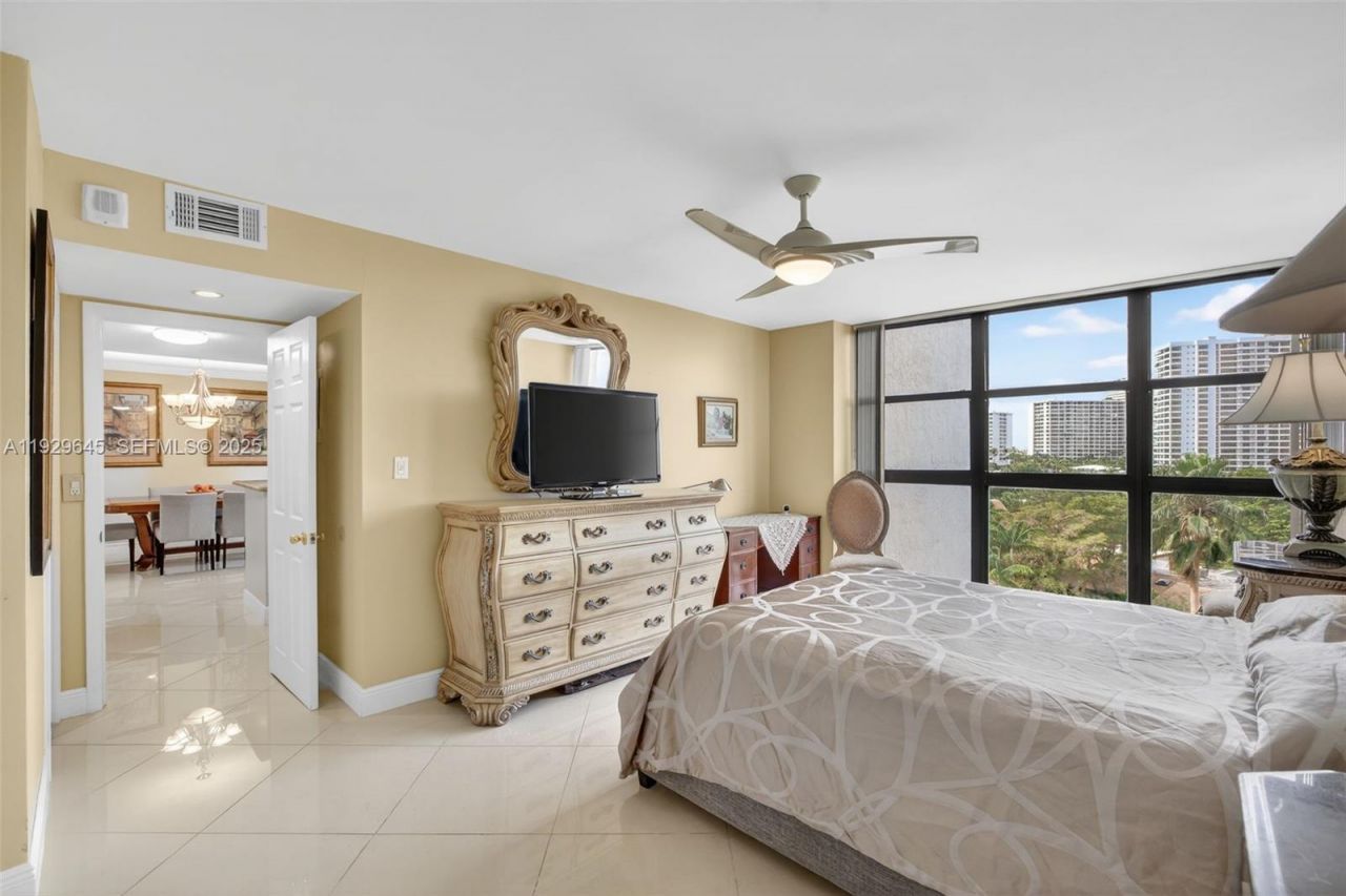 200 Leslie Dr, Unit 707, Hallandale Beach, FL 33009 Photo