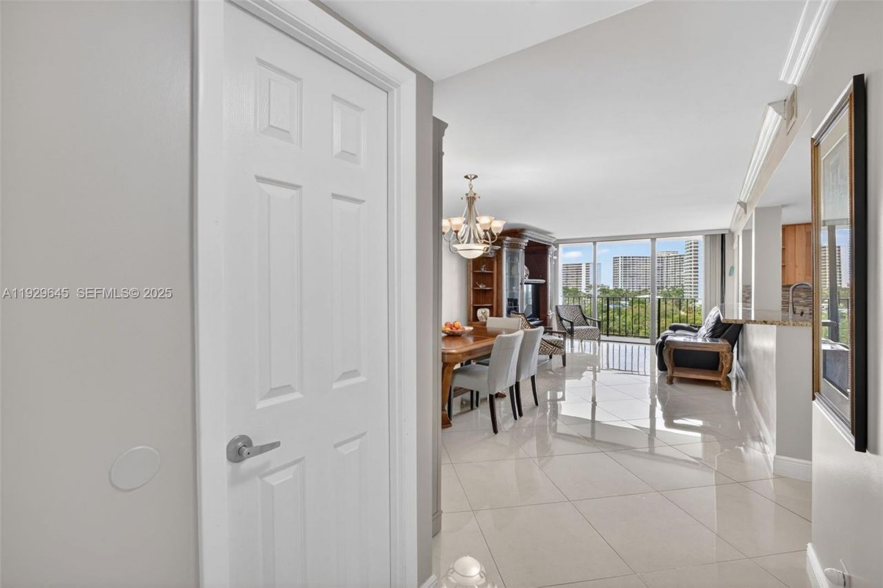 200 Leslie Dr, Unit 707, Hallandale Beach, FL 33009 Photo