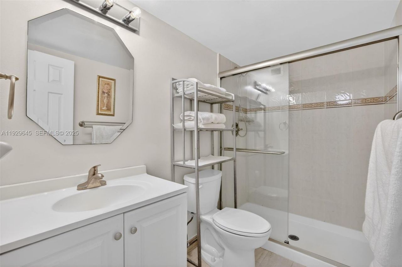 200 Leslie Dr, Unit 707, Hallandale Beach, FL 33009 Photo