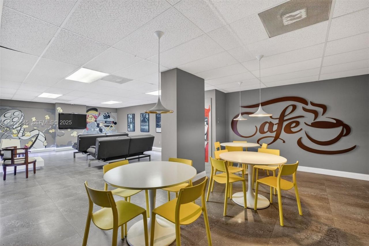 200 Leslie Dr, Unit 707, Hallandale Beach, FL 33009 Photo