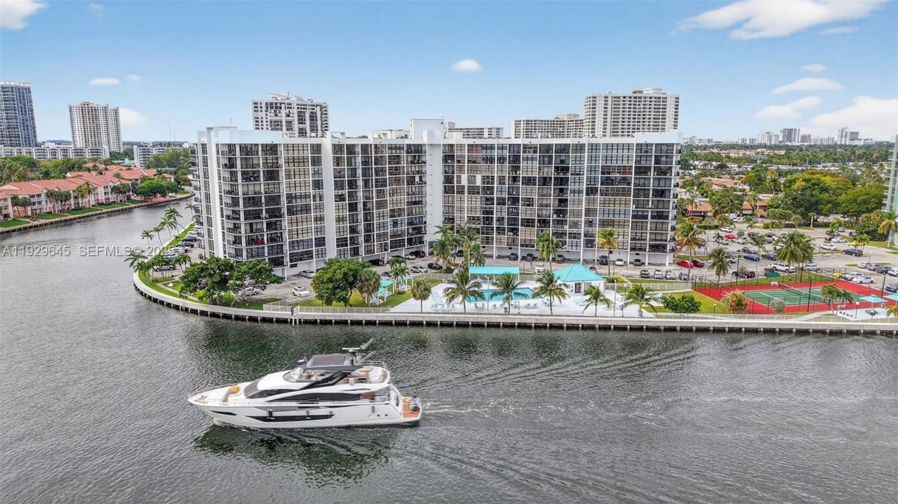 200 Leslie Dr, Unit 707, Hallandale Beach, FL 33009 Photo