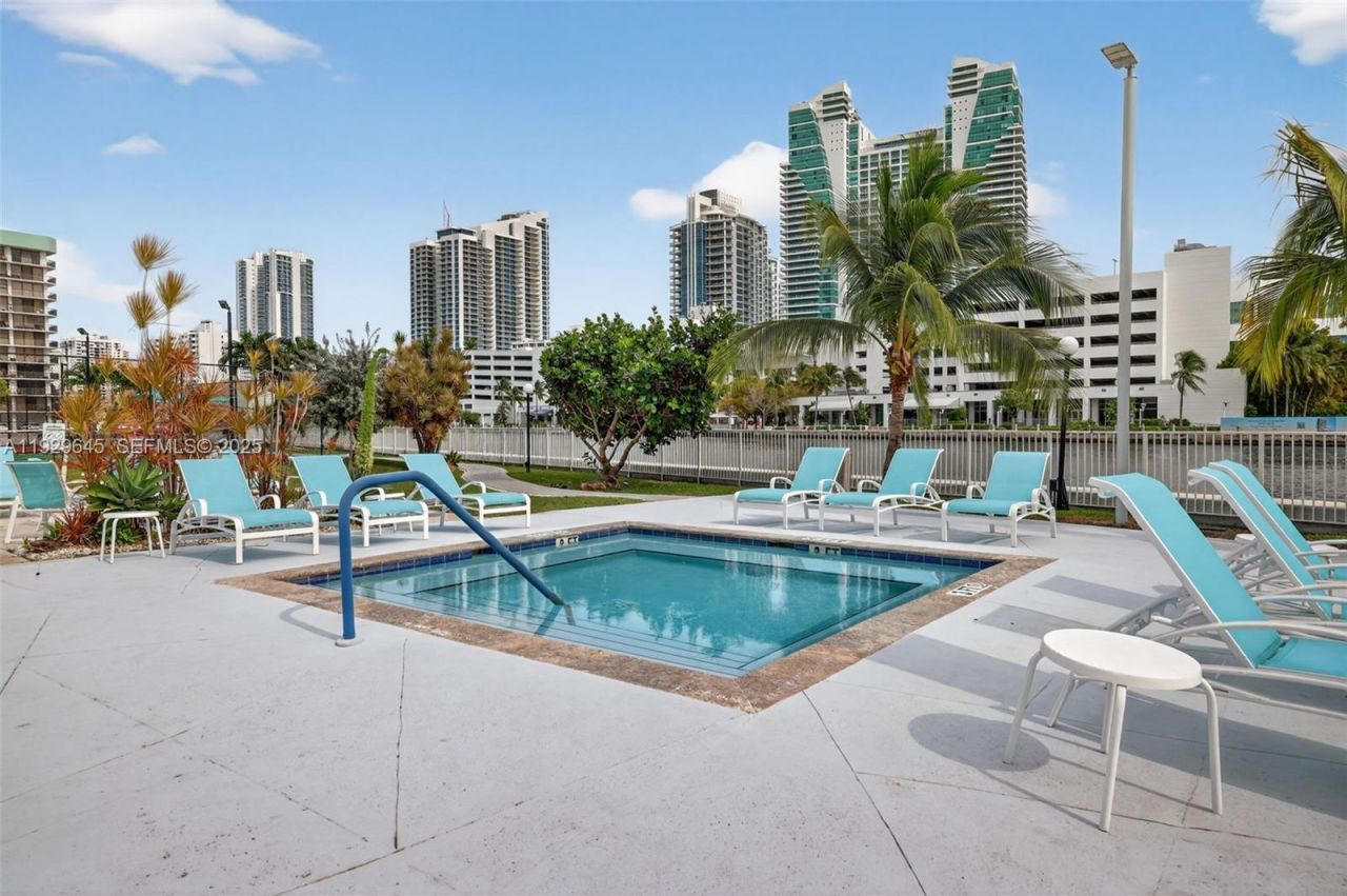 200 Leslie Dr, Unit 707, Hallandale Beach, FL 33009 Photo