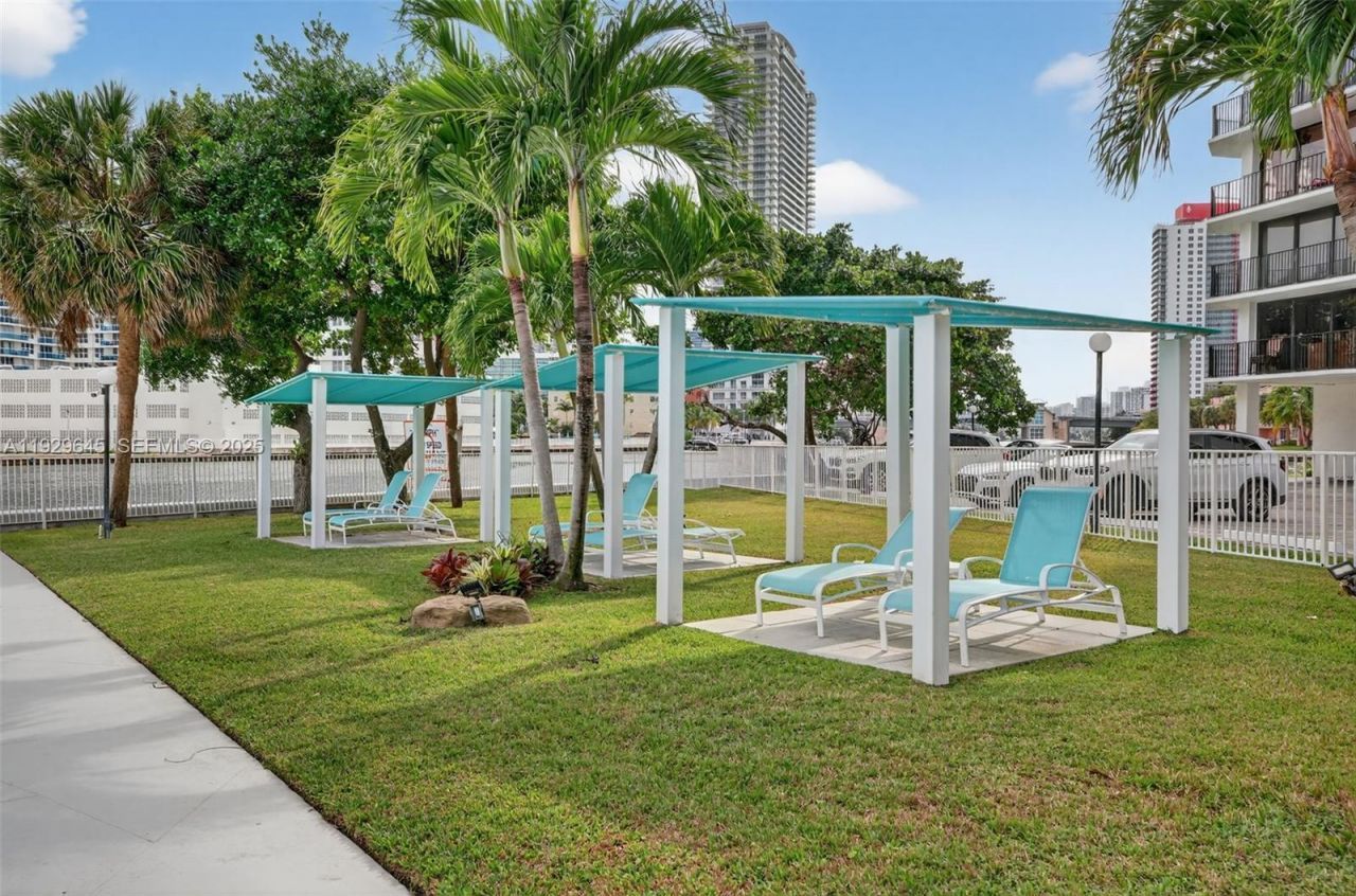 200 Leslie Dr, Unit 707, Hallandale Beach, FL 33009 Photo