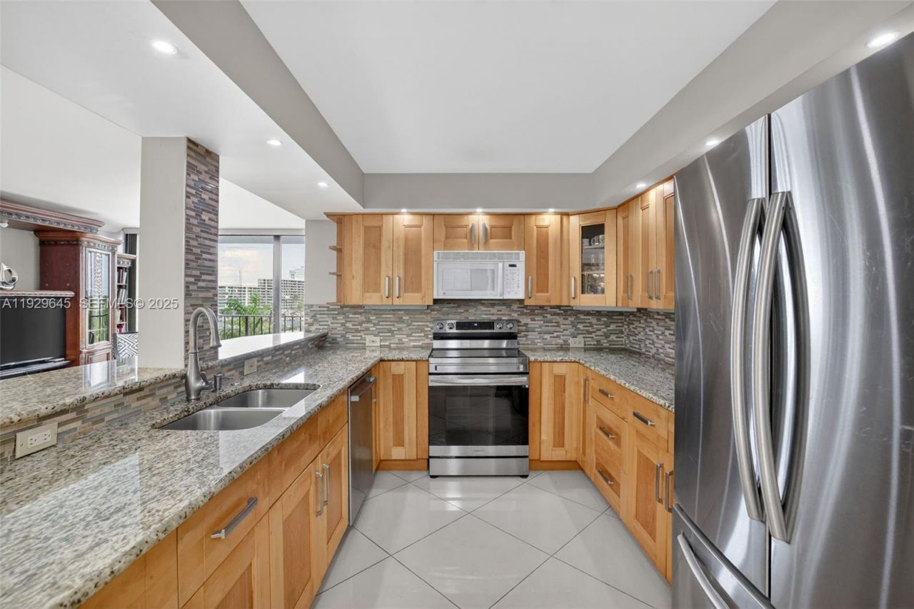 200 Leslie Dr, Unit 707, Hallandale Beach, FL 33009 Photo