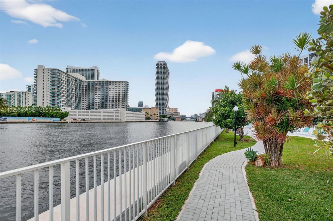 200 Leslie Dr, Unit 707, Hallandale Beach, FL 33009 Photo