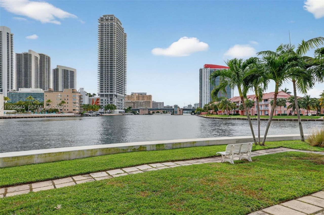 200 Leslie Dr, Unit 707, Hallandale Beach, FL 33009 Photo