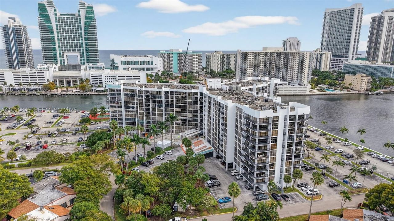 200 Leslie Dr, Unit 707, Hallandale Beach, FL 33009 Photo