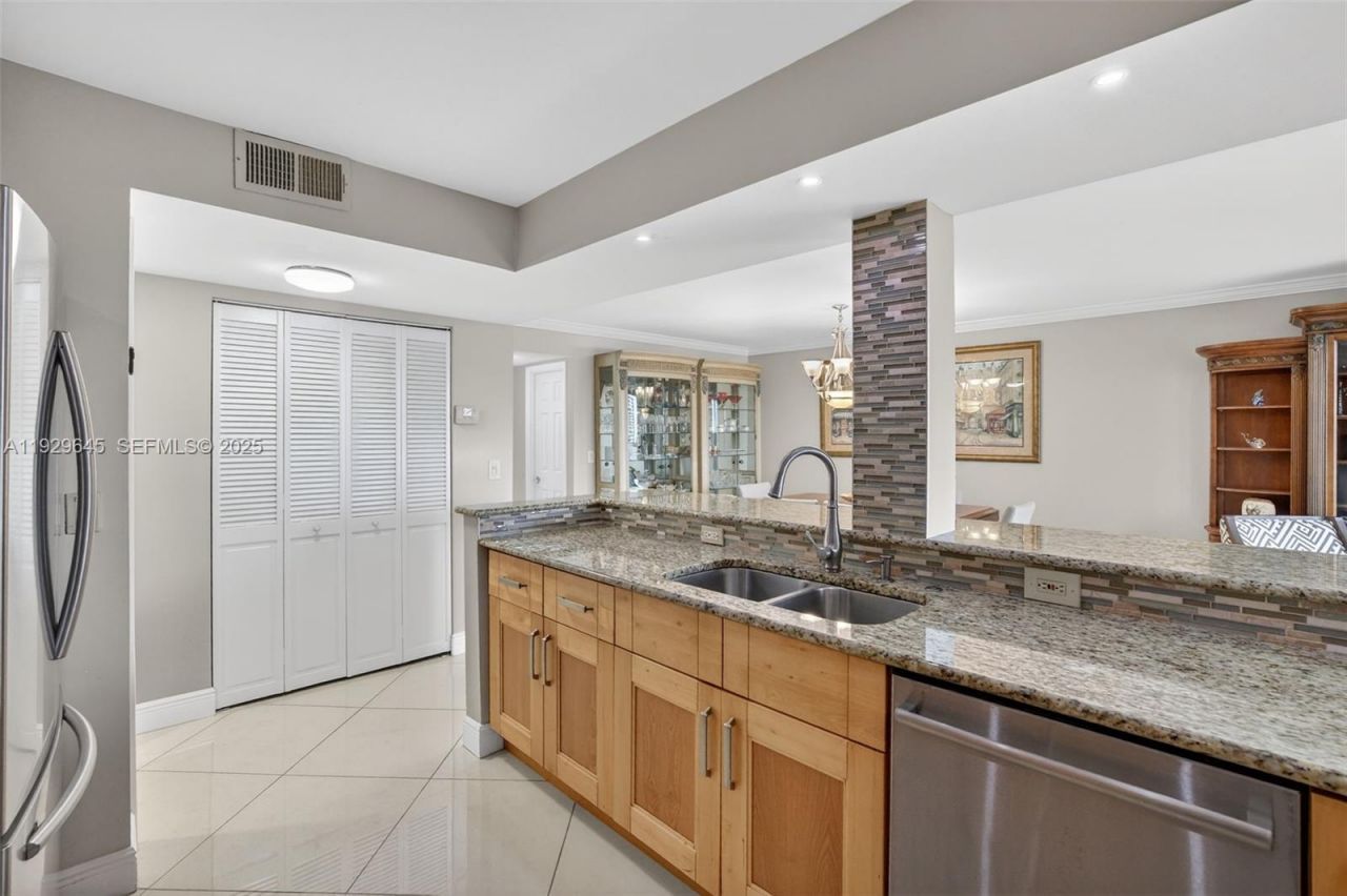 200 Leslie Dr, Unit 707, Hallandale Beach, FL 33009 Photo