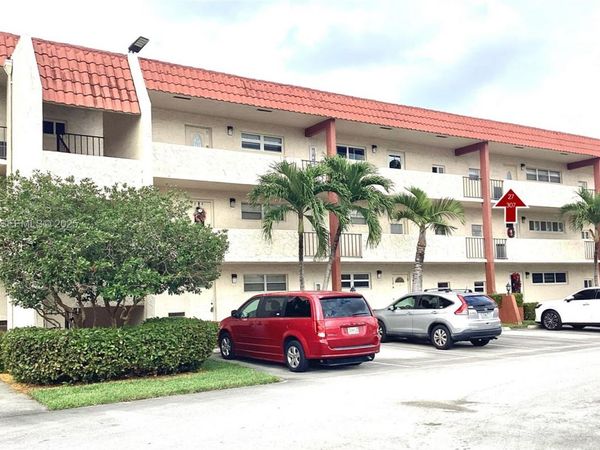 681 S Hollybrook Dr, Unit 307, Pembroke Pines, FL 33025