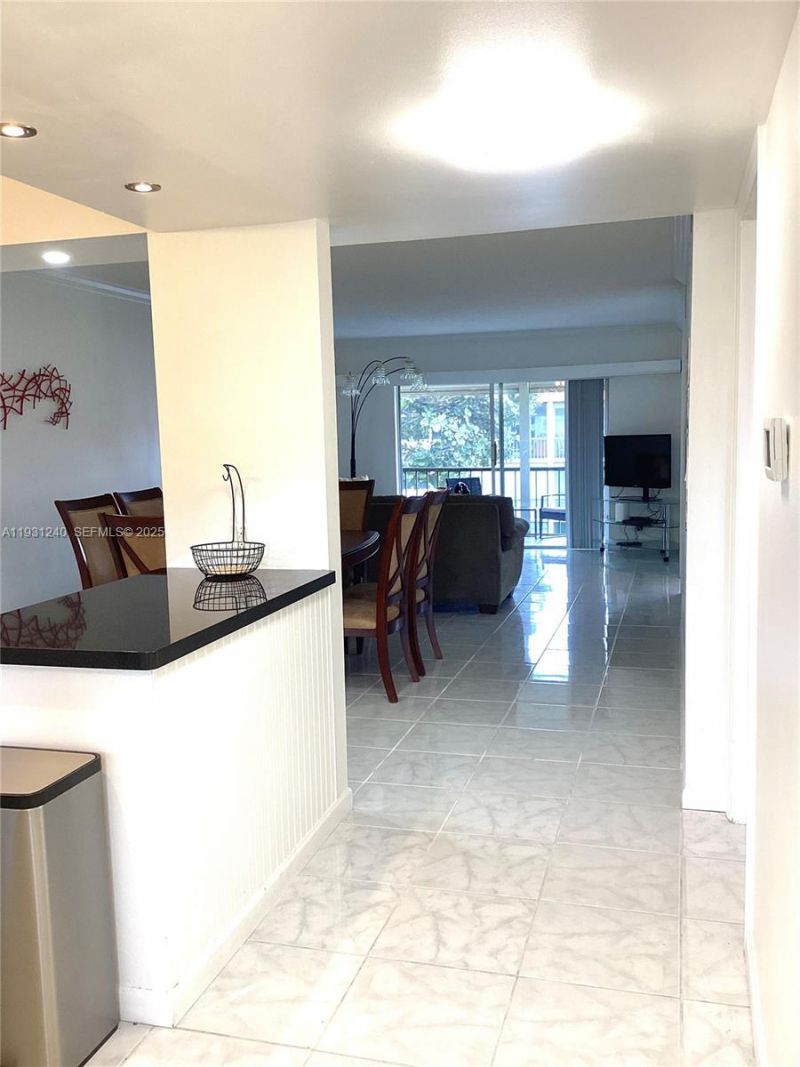 681 S Hollybrook Dr, Unit 307, Pembroke Pines, FL 33025 Photo